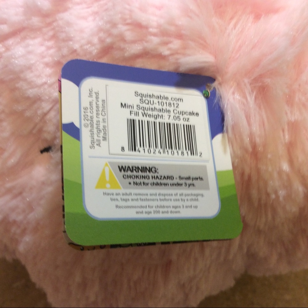 Mini SQUISHABLE CUPCAKE - Picture 3 of 6